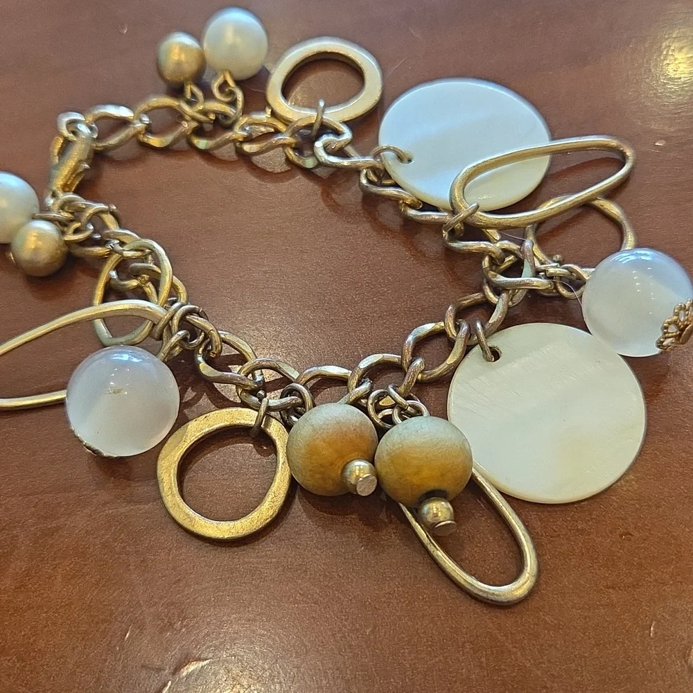 N/A goldtone bangle